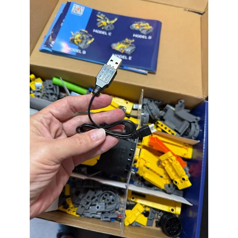 SillBird WallRobot 488 Pcs STEM Model A - For Parts Only!***